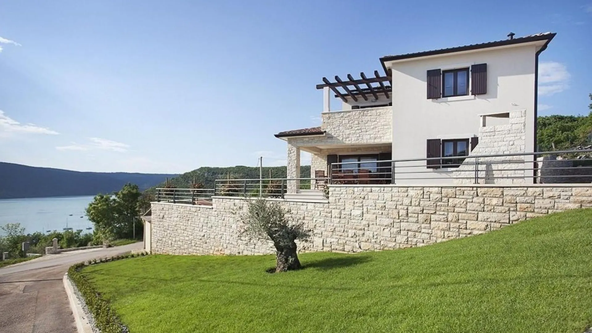 Villa Royal Blue Trget