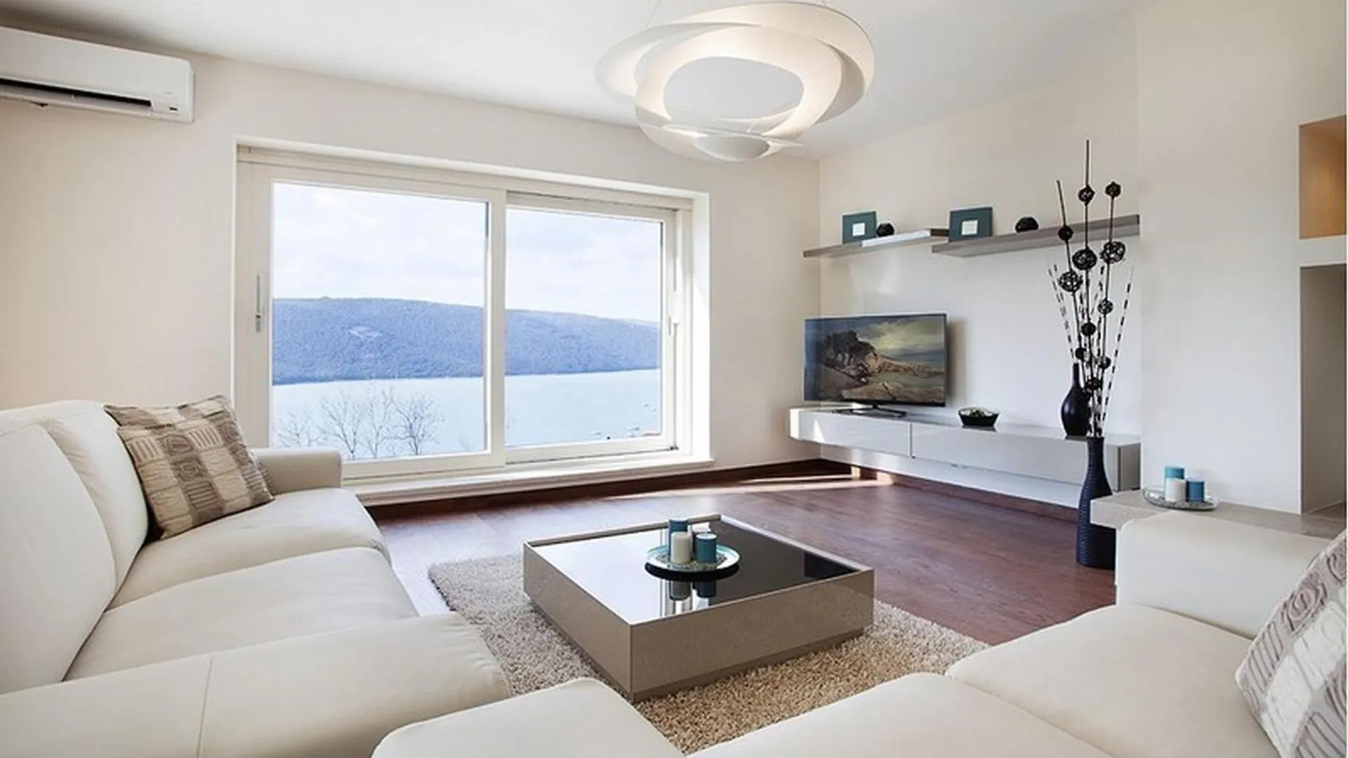 Villa Royal Blue Trget